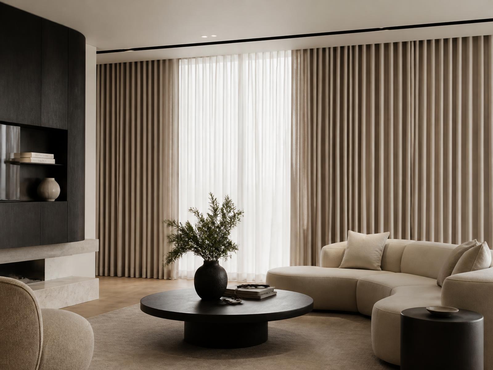 Cortinas wave de piso ao teto em sala de estar contemporânea